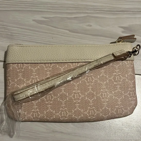 Nanette Lepore WRISTLET Logo Tech Clutch Vegan Leather - Picture 3 of 4